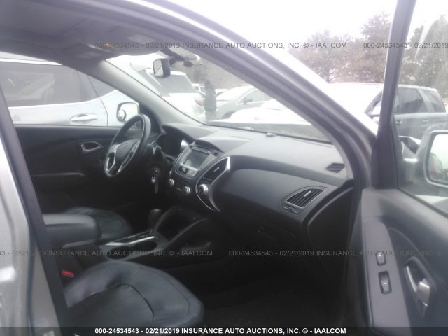 KM8JU3ACXBU314605 - 2011 HYUNDAI TUCSON GLS/LIMITED 银色 照片 5