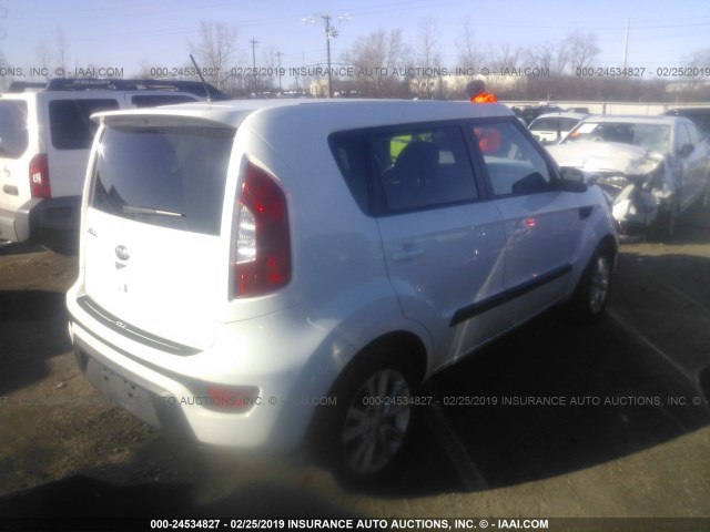 KNDJT2A60D7589042 - 2013 KIA SOUL +/!/SPORT WHITE photo 4