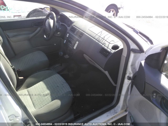 1FAHP34N67W345763 - 2007 FORD FOCUS ZX4/S/SE/SES 白色 照片 5