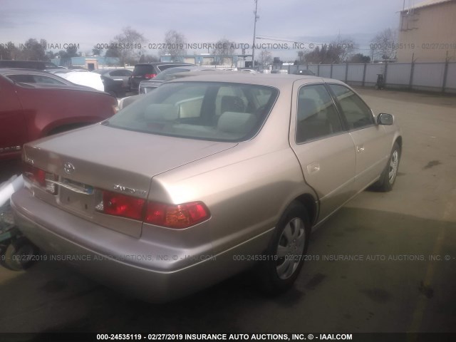 JT2BG22K010559329 - 2001 TOYOTA CAMRY CE/LE/XLE ყავისფერი ფოტო 4