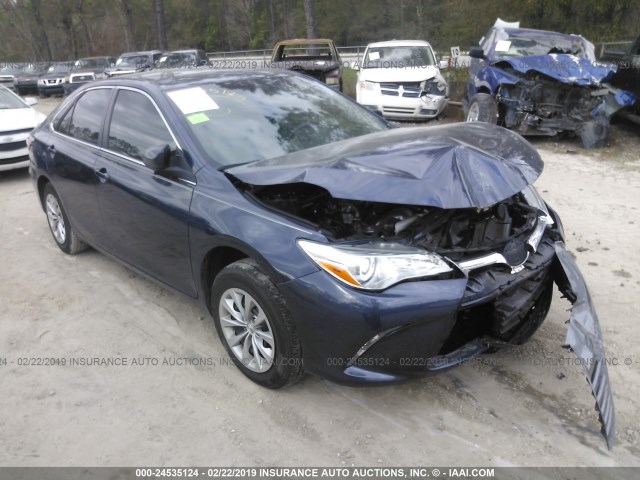 4T1BF1FK5HU775044 - 2017 TOYOTA CAMRY LE/XLE/SE/XSE Dark Blue photo 1