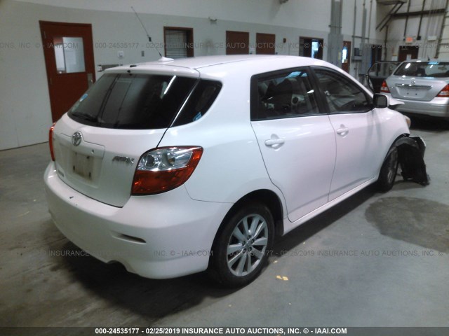 2T1KU4EEXAC274175 - 2010 TOYOTA COROLLA MATRIX  WHITE photo 4