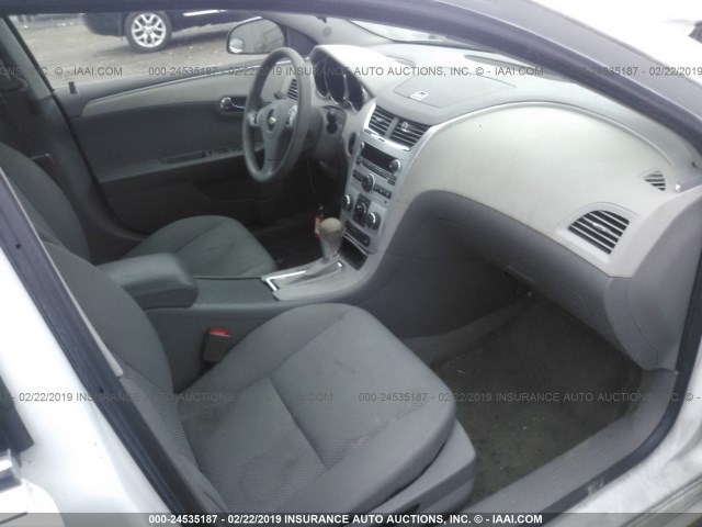 1G1ZB5E19BF336769 - 2011 CHEVROLET MALIBU LS WHITE photo 5