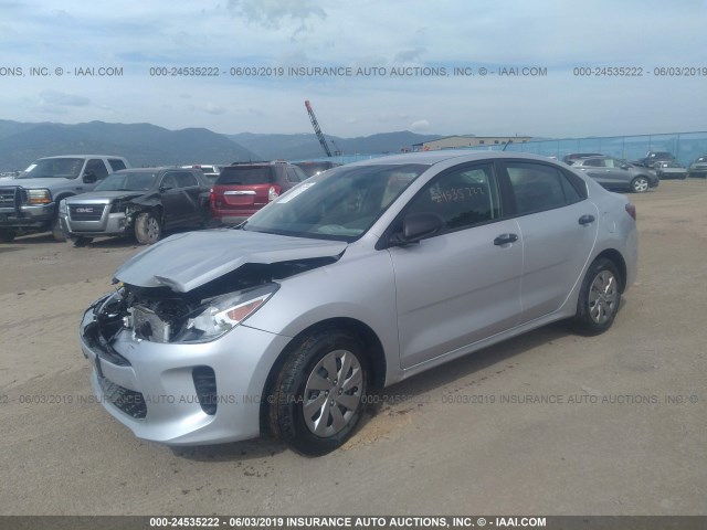 3KPA24AB9JE086441 - 2018 KIA RIO LX/S SILVER photo 2