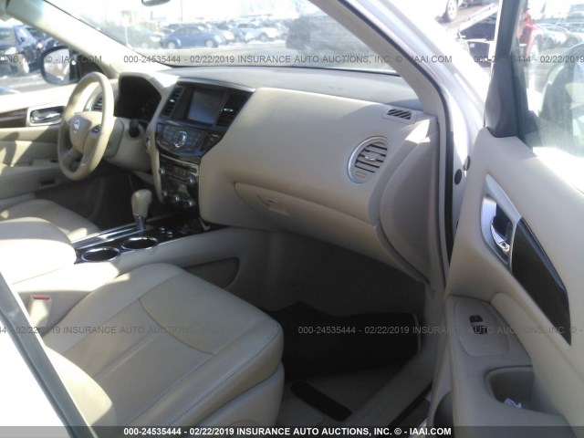 5N1AR2MN4DC663213 - 2013 NISSAN PATHFINDER S/SV/SL/PLATINUM WHITE photo 5