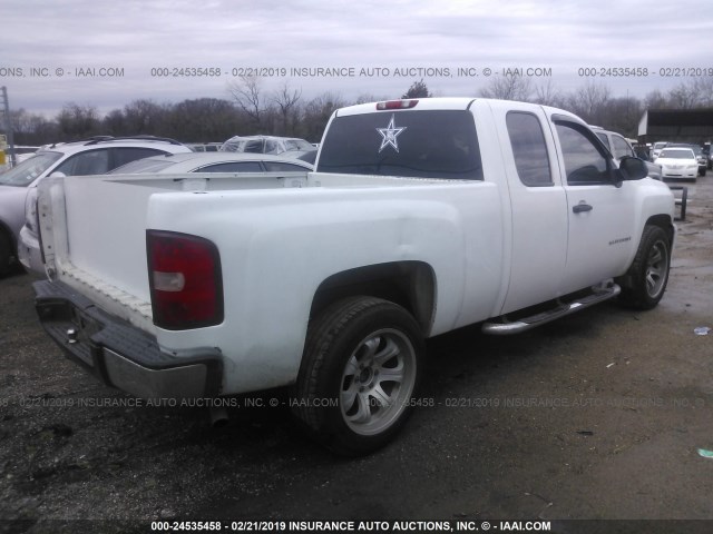 1GCEC19X19Z112320 - 2009 CHEVROLET SILVERADO C1500 WHITE photo 4