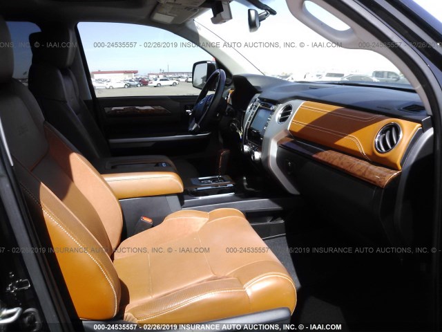 5TFAW5F18GX537796 - 2016 TOYOTA TUNDRA CREWMAX 1794/PLATINUM 黑色 照片 5