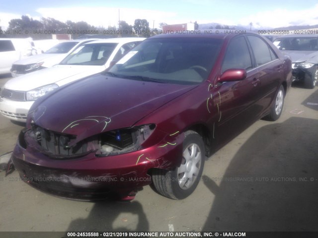 JTDBE32K330179326 - 2003 TOYOTA CAMRY LE/XLE RED photo 2