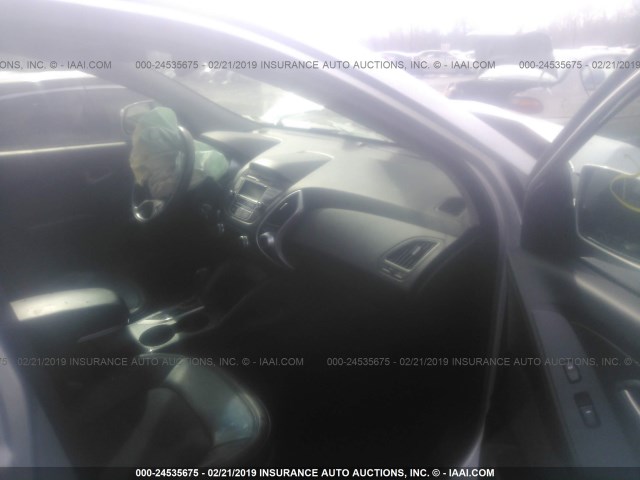 KM8JU3AC1DU605397 - 2013 HYUNDAI TUCSON GLS/LIMITED 银色 照片 5