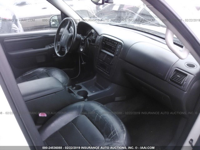 1FMDU75W62ZC85972 - 2002 FORD EXPLORER LIMITED 白色 照片 5