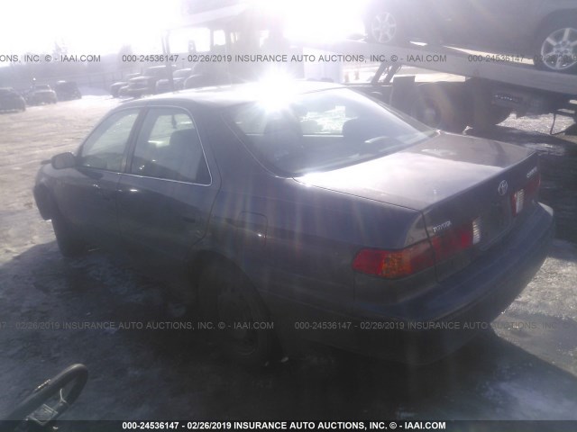 4T1BF22K71U968586 - 2001 TOYOTA CAMRY LE/XLE GRAY photo 3