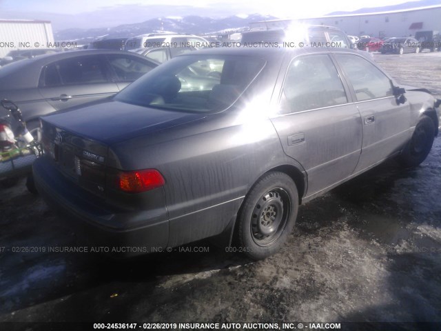 4T1BF22K71U968586 - 2001 TOYOTA CAMRY LE/XLE GRAY photo 4