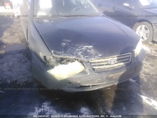 4T1BF22K71U968586 - 2001 TOYOTA CAMRY LE/XLE GRAY photo 6