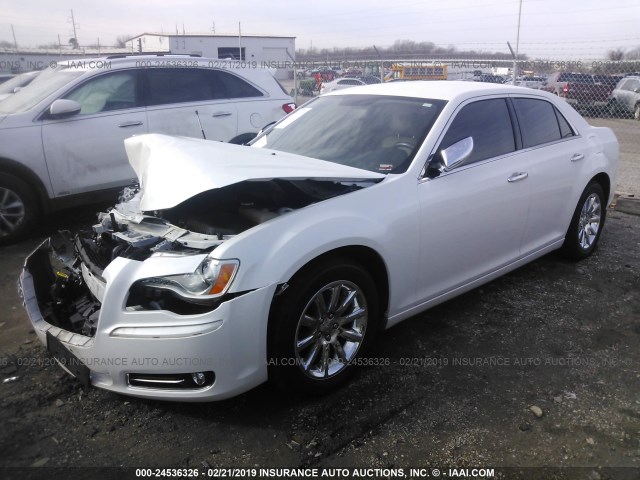 2C3CCACGXCH227347 - 2012 CHRYSLER 300 LIMITED WHITE photo 2