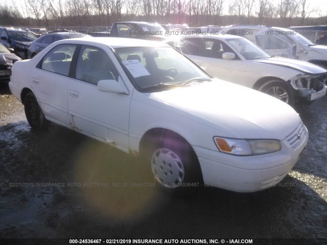 4T1BG22K6VU759536 - 1997 TOYOTA CAMRY CE/LE/XLE WHITE photo 1