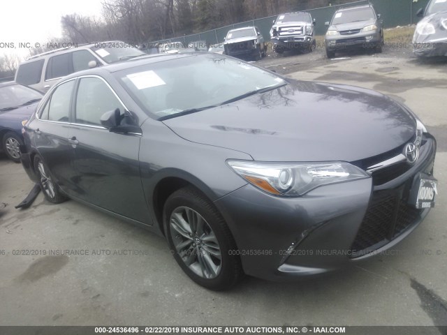 4T1BF1FK7HU422014 - 2017 TOYOTA CAMRY LE/XLE/SE/XSE GRAY photo 1