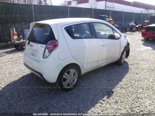 KL8CD6S99FC718081 - 2015 CHEVROLET SPARK 1LT WHITE photo 4