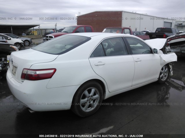 4T1BK46K28U575042 - 2008 TOYOTA CAMRY LE/XLE/SE WHITE photo 4