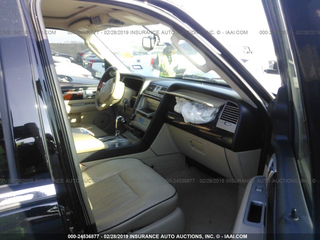 5LMFU27575LJ24440 - 2005 LINCOLN NAVIGATOR Noir photo 5