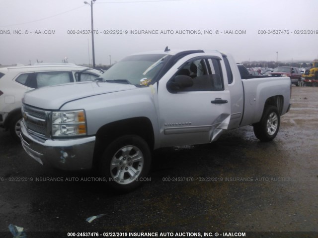 1GCRCREA4DZ115058 - 2013 CHEVROLET SILVERADO C1500  LS SILVER photo 2