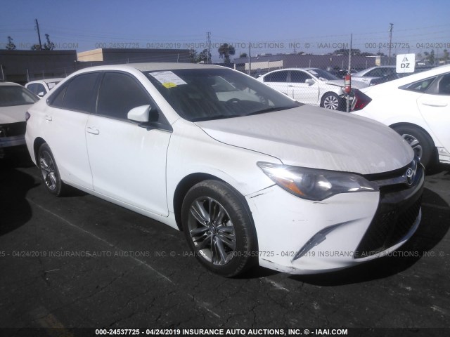 4T1BF1FK1GU233969 - 2016 TOYOTA CAMRY LE/XLE/SE/XSE WHITE photo 1