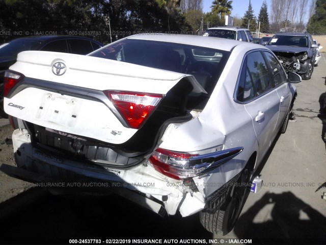 4T1BF1FK9FU005068 - 2015 TOYOTA CAMRY LE/XLE/SE/XSE WHITE photo 4