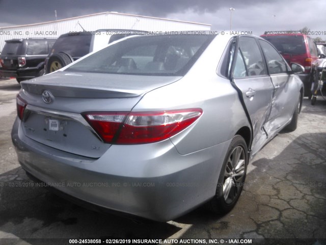 4T1BF1FKXGU254609 - 2016 TOYOTA CAMRY LE/XLE/SE/XSE SILVER photo 4