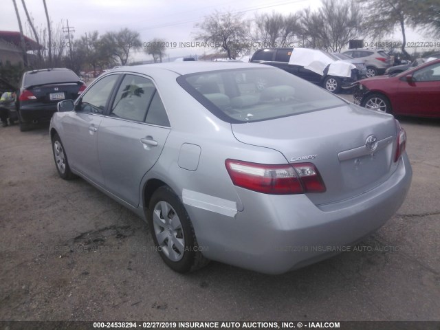 JTNBE46K773126998 - 2007 TOYOTA CAMRY NEW GENERAT CE/LE/XLE/SE SILVER photo 3