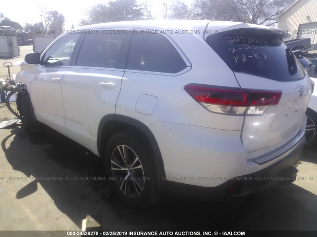 5TDZZRFH2HS202264 - 2017 TOYOTA HIGHLANDER LE/LE PLUS WHITE photo 3