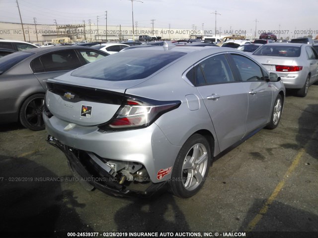 1G1RC6S51HU180063 - 2017 CHEVROLET VOLT LT SILVER photo 4