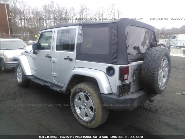 1J4GA59117L191581 - 2007 JEEP WRANGLER SAHARA SILVER photo 3