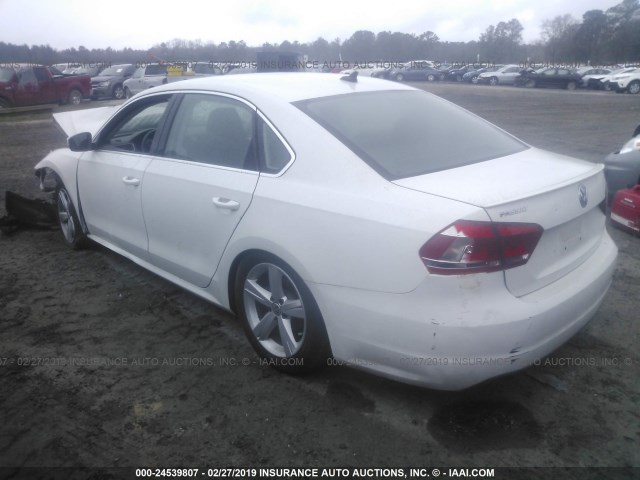 1VWBP7A30DC019414 - 2013 VOLKSWAGEN PASSAT SE WHITE photo 3