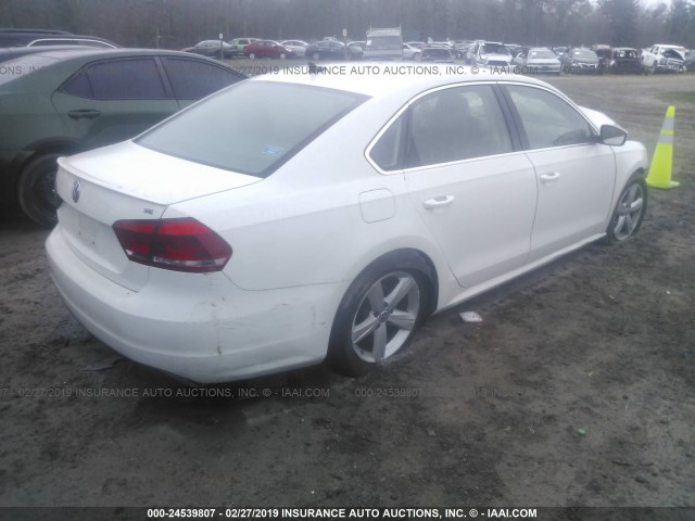 1VWBP7A30DC019414 - 2013 VOLKSWAGEN PASSAT SE WHITE photo 4