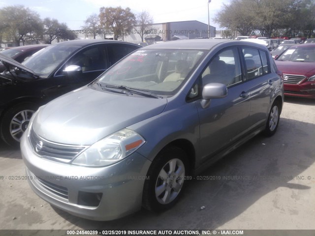 3N1BC1CP8AL465907 - 2010 NISSAN VERSA S/SL GRAY photo 2