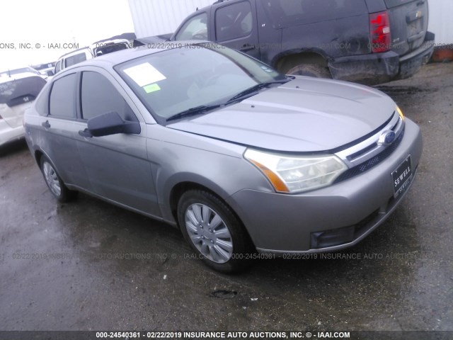 1FAHP34N68W188446 - 2008 FORD FOCUS S/SE GRAY photo 1