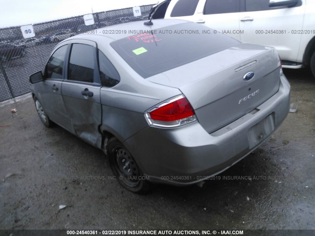 1FAHP34N68W188446 - 2008 FORD FOCUS S/SE GRAY photo 3