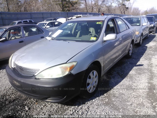 4T1BE32K44U925627 - 2004 TOYOTA CAMRY LE/XLE/SE SILVER photo 2