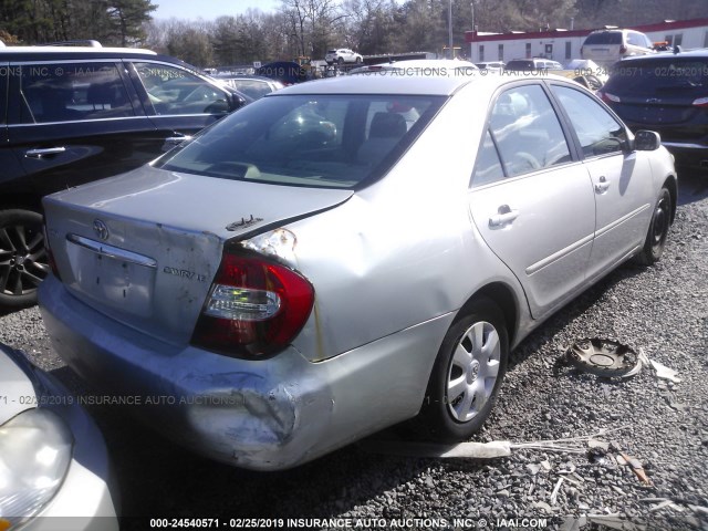 4T1BE32K44U925627 - 2004 TOYOTA CAMRY LE/XLE/SE SILVER photo 4