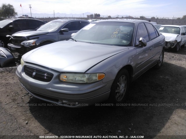 2G4WF5214W1519914 - 1998 BUICK REGAL GS SILVER photo 2