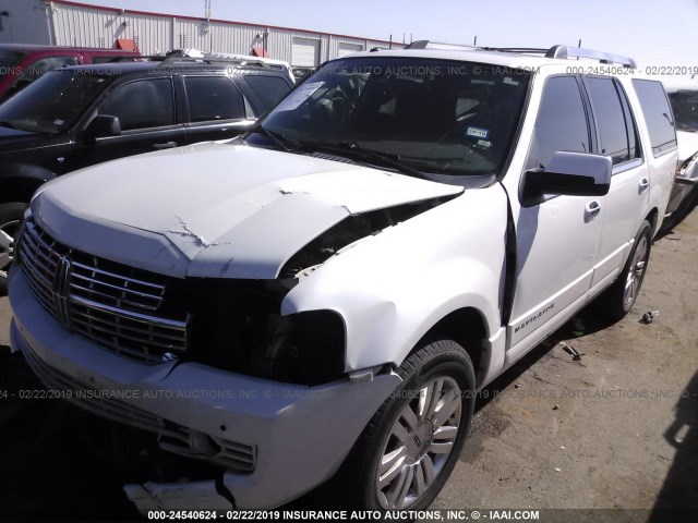 5LMJJ2H57CEL04293 - 2012 LINCOLN NAVIGATOR WHITE photo 2