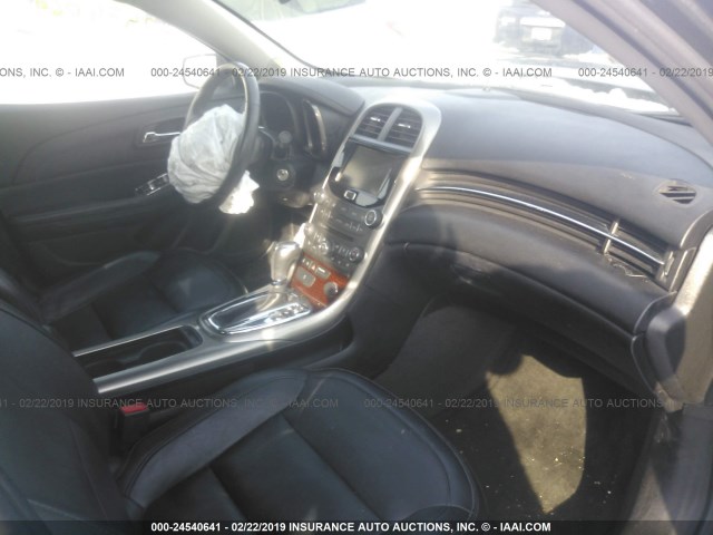 1G11H5SAXDF237574 - 2013 CHEVROLET MALIBU LTZ ნაცრისფერი ფოტო 5