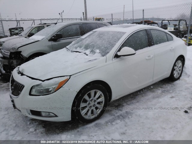 2G4GR5ER7C9132123 - 2012 BUICK REGAL WHITE photo 2