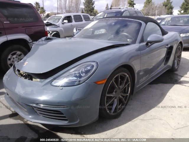 WP0CA2A86HS221774 - 2017 PORSCHE BOXSTER GRAY photo 2