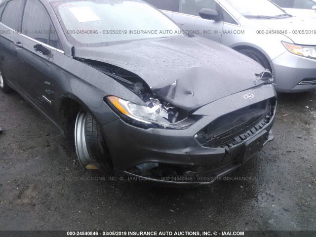 3FA6P0LU1JR111037 - 2018 FORD FUSION SE HYBRID GRAY photo 6