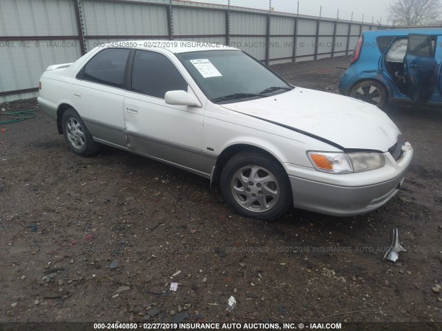 JT2BG22K510566714 - 2001 TOYOTA CAMRY CE/LE/XLE WHITE photo 1