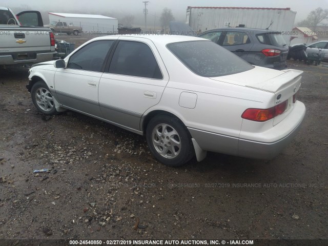 JT2BG22K510566714 - 2001 TOYOTA CAMRY CE/LE/XLE WHITE photo 3