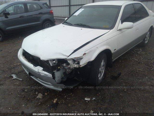 JT2BG22K510566714 - 2001 TOYOTA CAMRY CE/LE/XLE WHITE photo 6