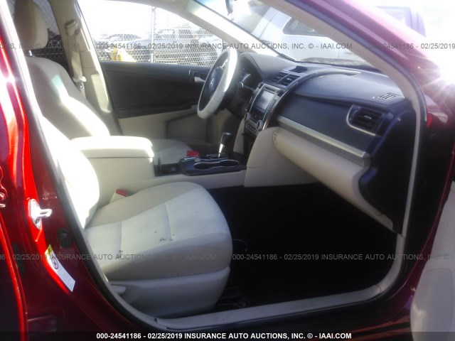 4T4BF1FK5CR190141 - 2012 TOYOTA CAMRY SE/LE/XLE 红色 照片 5