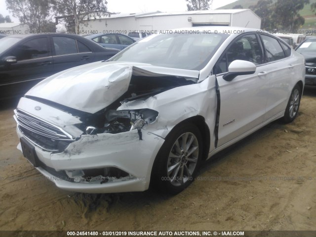 3FA6P0LU0HR314026 - 2017 FORD FUSION SE HYBRID WHITE photo 2