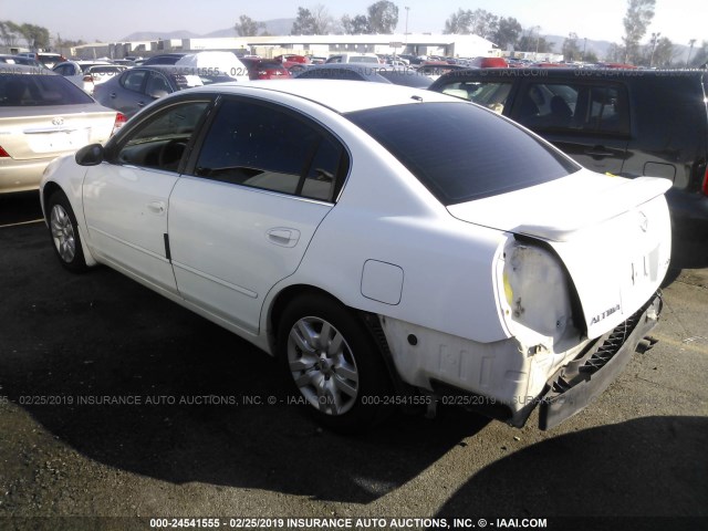 1N4AL11D92C100589 - 2002 NISSAN ALTIMA S/SL WHITE photo 3